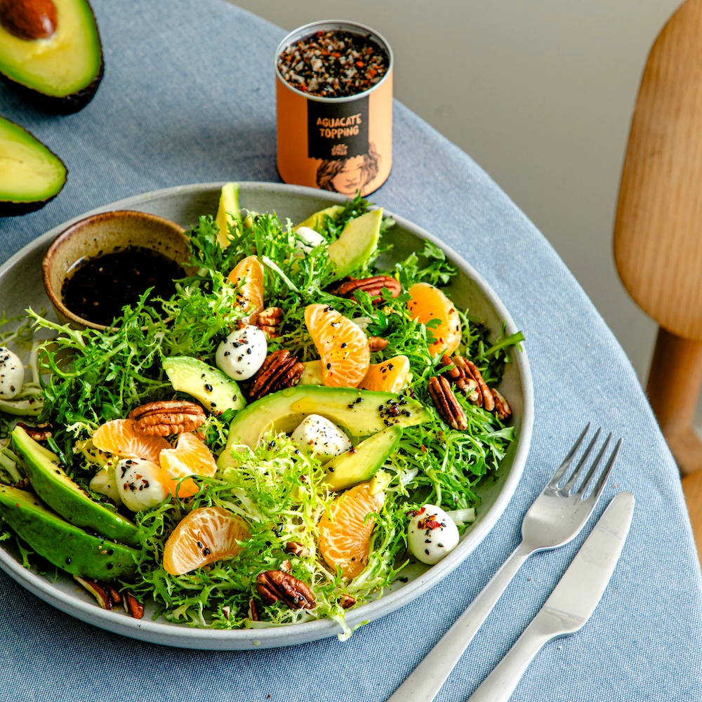 Ensalada de mozzarella y aguacate